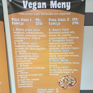 vegan pizza menu at La Famiglia in Gavle