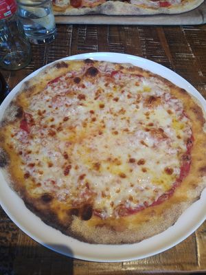 Vegan classic margherita at Zizzi - Tower Hill in London