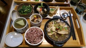set meals at Yí Xīn Yuán SùShí - Serenity Vegetarian in New Taipei City
