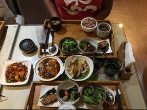 set meals at Yí Xīn Yuán SùShí - Serenity Vegetarian in New Taipei City