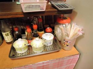 sauces and wine at Ai Mama in New Taipei City