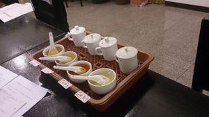 Tea tasting at Pǔ Mén Chá Pǐn - 普門茶品 in New Taipei City