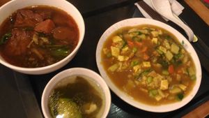 dish set at Pǔ Mén Chá Pǐn - 普門茶品 in New Taipei City