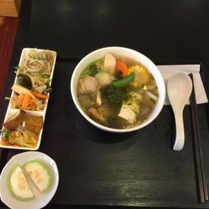 dish set at Pǔ Mén Chá Pǐn - 普門茶品 in New Taipei City