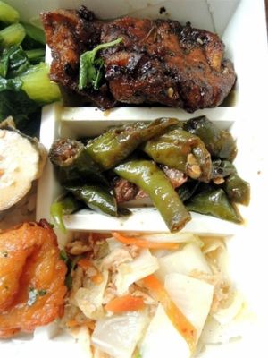 rice box set at Pǔ Mén Chá Pǐn - 普門茶品 in New Taipei City