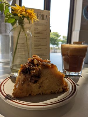 Gâteau renversé aux pêches et coco at Cafe Frida in Trois-rivieres