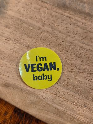 L'autocollant posé sur la planche de la pizza at Zizzi in St Andrews