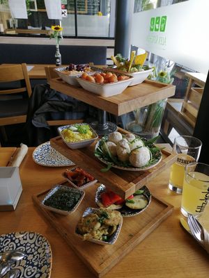 Vegane Mezze Platte at Alex Kitchen in Husum