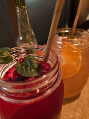 Kürbis Chai Eistee und Maracuja Berry Eistee at Alex Kitchen in Husum