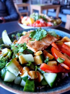 'Chicken' bowl with vegan chikn pieces at Alex Kitchen in Husum