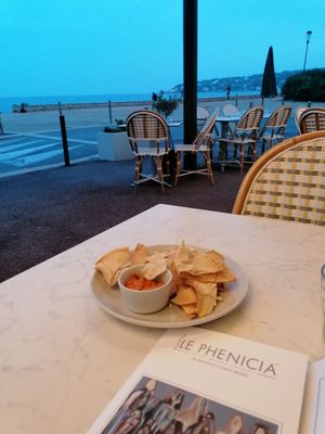 Starter for free at Le Phenicia in Antibes