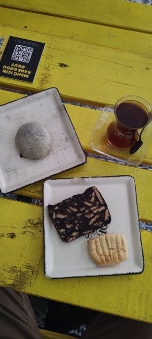 Desserts: marble cake, vegan bomb, flour cookie at Yasam Vegan Kafe in Izmir