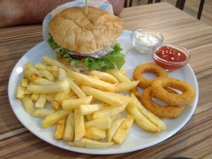 Cheeseburger menu at Yasam Vegan Kafe in Izmir