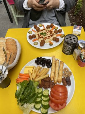 Very nice place, the food is delicious, the girl waitress is very sweet and kind. Recommend!!  at Yasam Vegan Kafe in Izmir