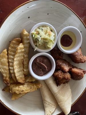 Alitas de coliflor.   at La Esquina Vegana in Heredia