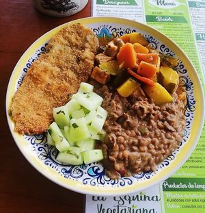 Daily menu at La Esquina Vegana in Heredia