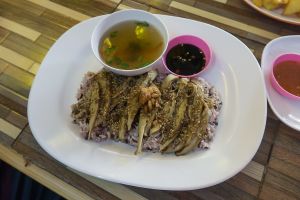Vegan duck and rice at Jai Mai Jumjay in Chiang Mai
