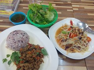 veggie-pork with brown rice and papaya salad at Jai Mai Jumjay in Chiang Mai