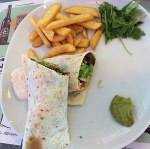 Vegan Burrito contained cheese at America Graffiti in Pordenone