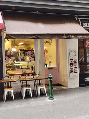Store front at Little Cupcakes in Melbourne