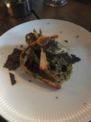 Fried radise and aspargus with garnish at Formel B in Frederiksberg