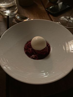 Rødgrød med fløde desert at Formel B in Frederiksberg