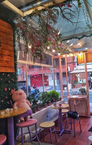 🐽🐽✨ at Frambuesa Pastelería Vegan in Bogota