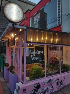 Atrás de Atlantis at Frambuesa Pastelería Vegan in Bogota