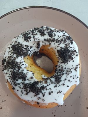 Oreo donut at Frambuesa Pastelería Vegan in Bogota