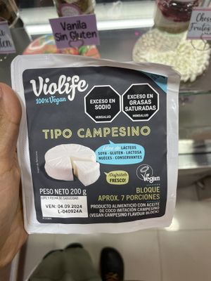 Queso campesino vegano / vegan campesino style cheese  at Frambuesa Pastelería Vegan in Bogota