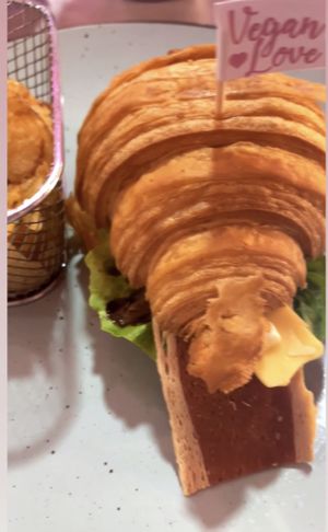 Screenshot from video but so good!!!   at Frambuesa Pastelería Vegan in Bogota