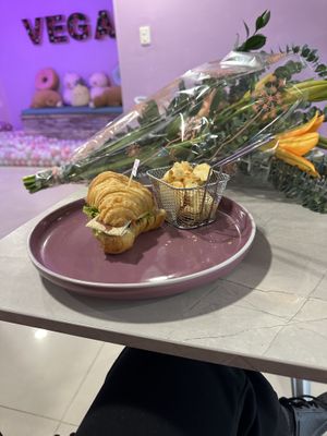 Sandwich de la casa   at Frambuesa Pastelería Vegan in Bogota