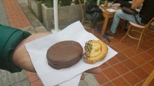 vegan alfajores and cookies at Frambuesa Pastelería Vegan in Bogota