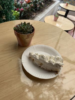 Lemon pie at Frambuesa Pastelería Vegan in Bogota