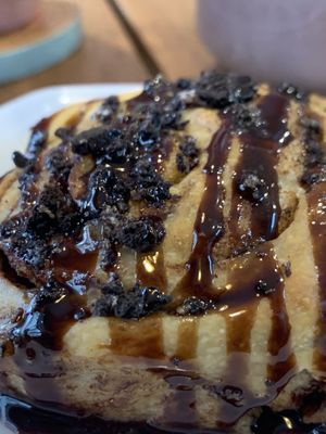 Oreo roll at Frambuesa Pastelería Vegan in Bogota