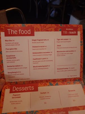 Menu from summer 2024, vegan options clearly markef at Surfers in Visby