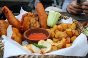 fried vegetable basket at Jatra Biroti in Dhaka