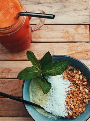 Matcha bowl and iron woman juice at Hope Organic in Copenhagen