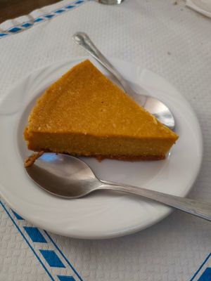 Tarta de queso vegana at La Pascuala in Madrid