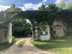 Lovely entrance to the property. at La Cure du Maine Charles in Birac
