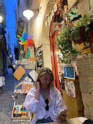 Only about 4 tables outside! Avoid eating around 9pm (try before or after 10)  at Zenzero in Siracusa