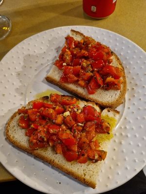 The best tomato bruscheta in the city at Zenzero in Siracusa
