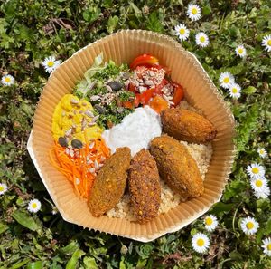 Assiette falafels at L'Essentiel Chez Raphael - Food Truck in Strasbourg