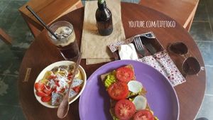 Lovely Atmosphere and good vegan choices at Rosie's Cafe in Hoi An