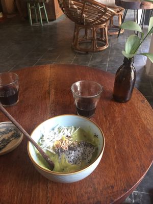 Smooth bowl  at Rosie's Cafe in Hoi An