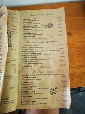 Juices, smoothies, smoothie bowls menu at Rosie's Cafe in Hoi An