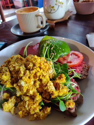 Beetroot hummus toast (scrambled tofu instead of eggs) at Rosie's Cafe in Hoi An