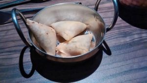 Samossas at Elaichi Street Food in Paris