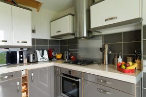 Kitchen at your disposal at Chez Caro et Seb in Saint-franc