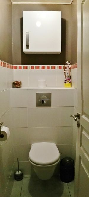 Toilets at Chez Caro et Seb in Saint-franc